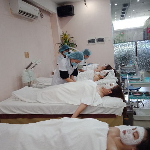 Liệu trình điều trị mụn tái tạo sinh học tại Đà Nẵng thường gồm