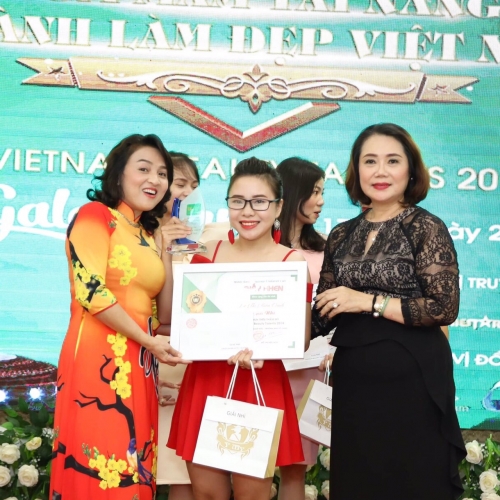  Nguyễn Thị Tấm Học sinh của lơp phun thêu 2018